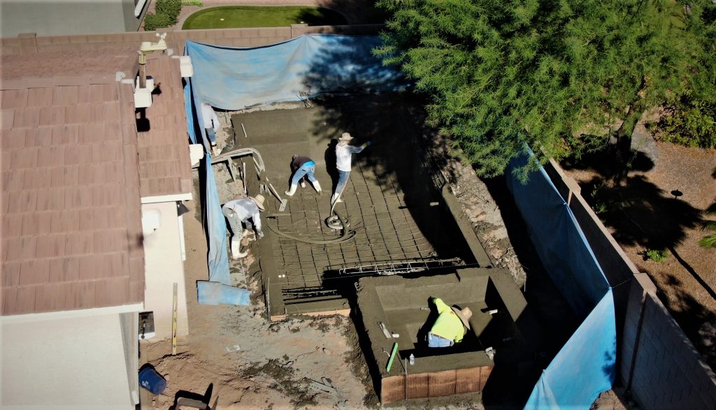 Presidential Pools installing shotcrete concrete in arizona pool